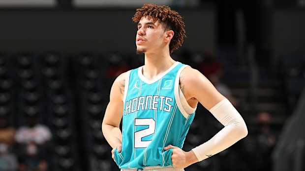 0e5854bb7604432ea939f587a4daf7e7